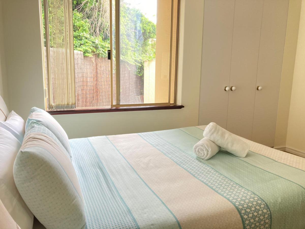 The Royal Dolphin Bed & Breakfast Safety Bay Rockingham Bagian luar foto