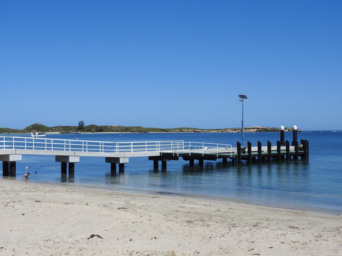 The Royal Dolphin Bed & Breakfast Safety Bay Rockingham Bagian luar foto