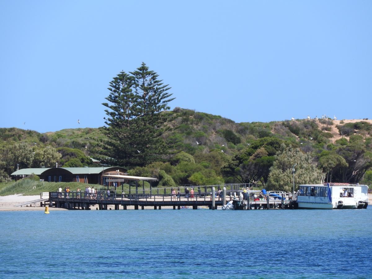 The Royal Dolphin Bed & Breakfast Safety Bay Rockingham Bagian luar foto